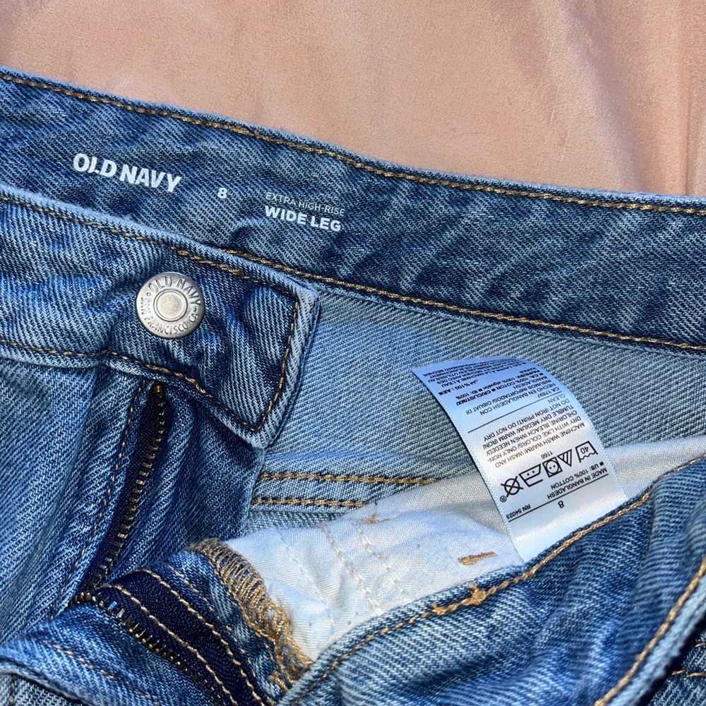 Old Navy Extra High Rise Wide Leg Medium Wash Jeans